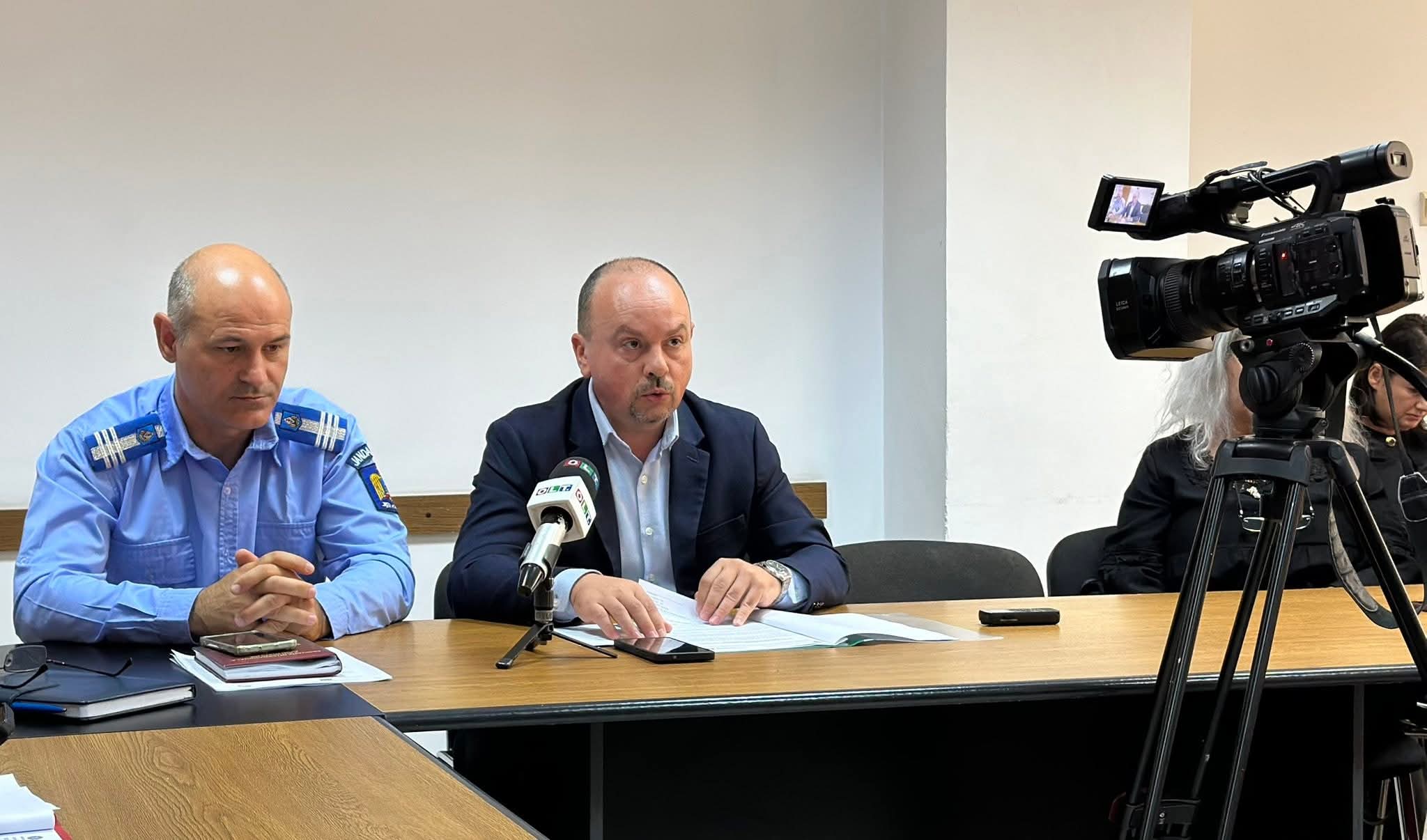 Olt: Se ia în considerare comasarea şcolilor din Slatina, Caracal şi alte oraşe.